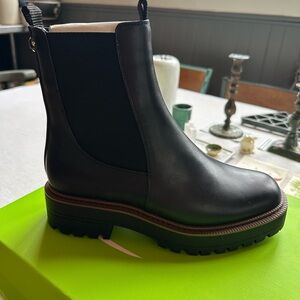 Sam Edelman 8WIDE (rare) Black Leather Laguna Chelsea Boots Waterproof Lug Sole